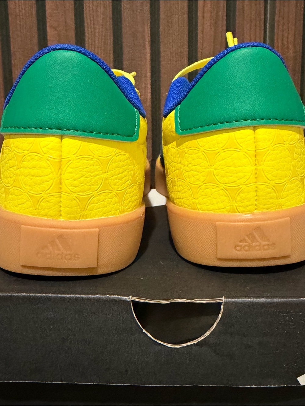 NWT Adidas VL Court 3.0 K Yellow Blue Green Sneakers Size 2 Kids - Picture 3 of 4